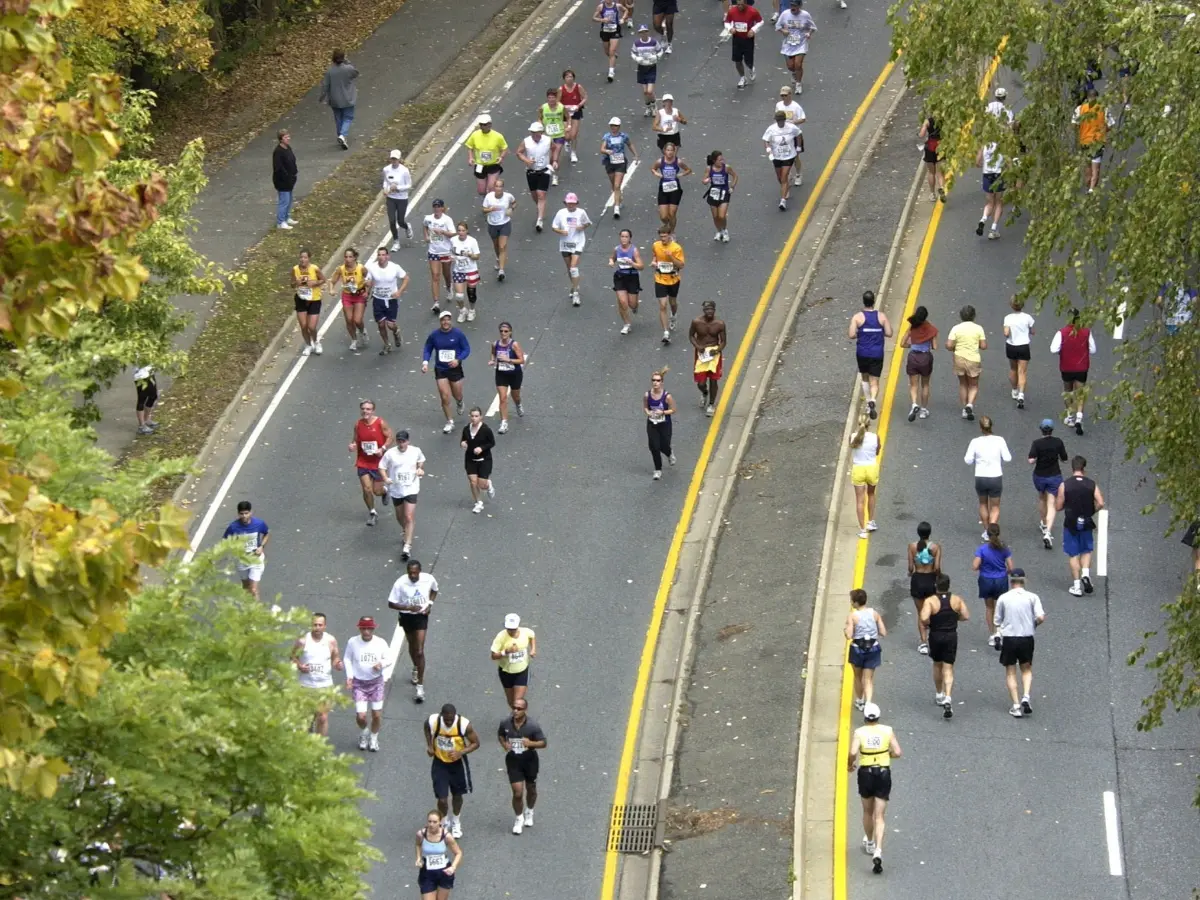 Maratona di New York: esperienza indimenticabile per partecipanti e visitatori 8 percorso maratona e mezza maratone di new york