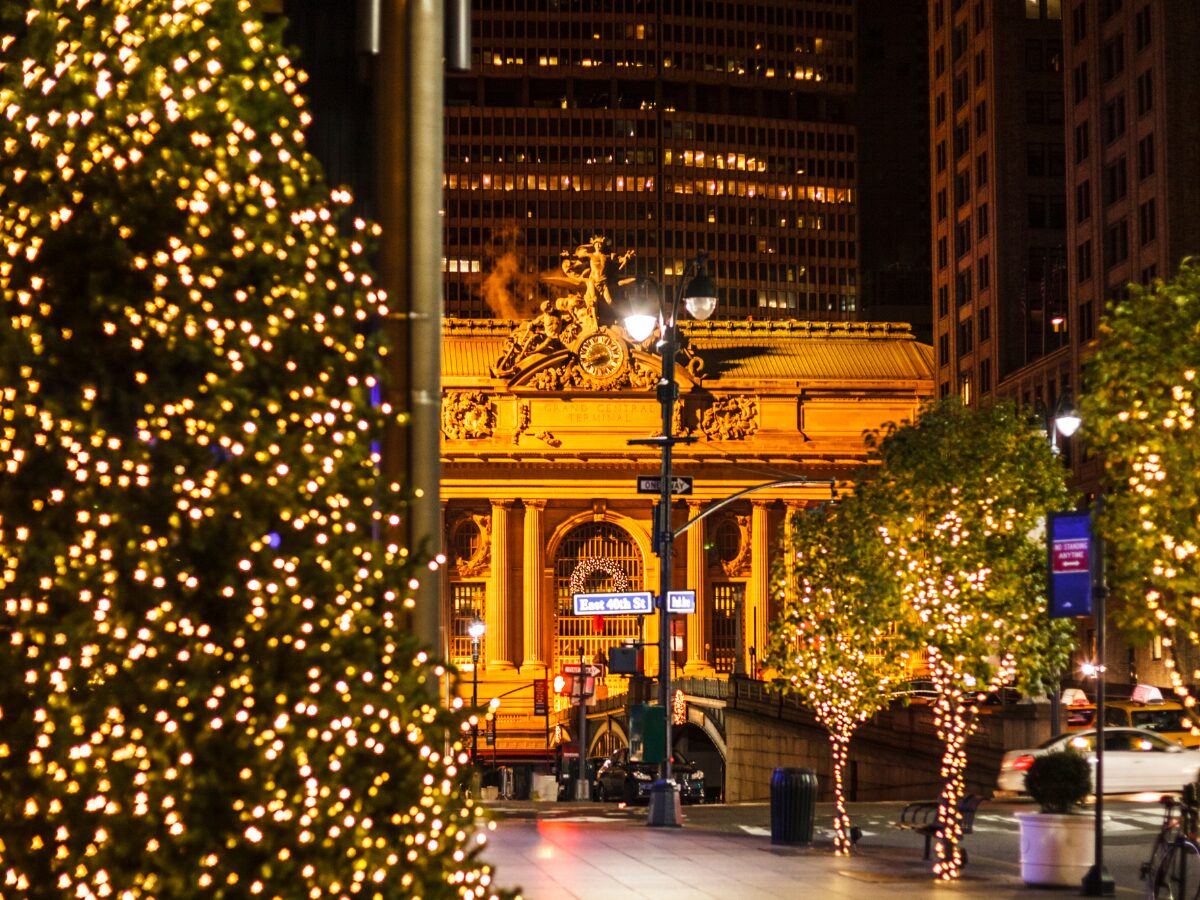 Feste di Natale e Capodanno a New York: esperienze imperdibili per il tuo inverno nella grande mela 16 luci di natale a newyork city